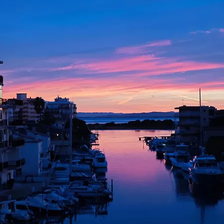 Precioso Con Vistas Canal Cerca Playa